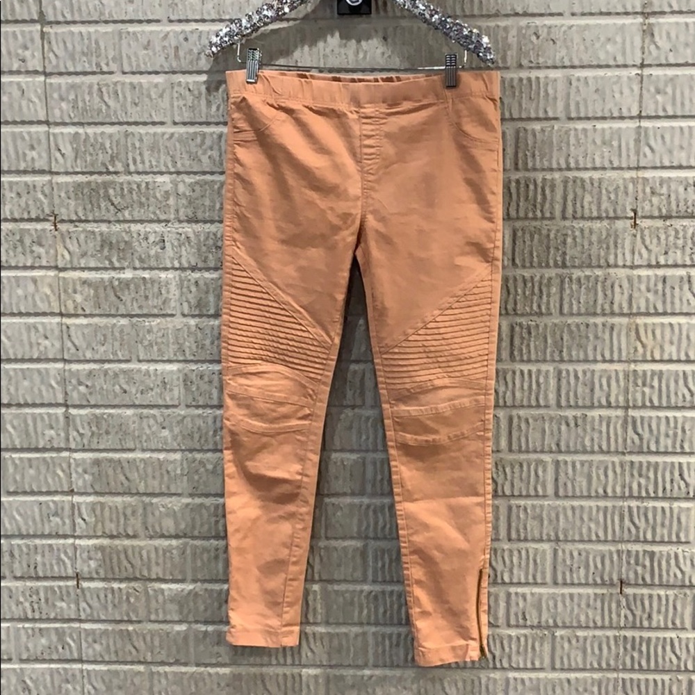 Shinestar XL peach colored Moto pants elastic